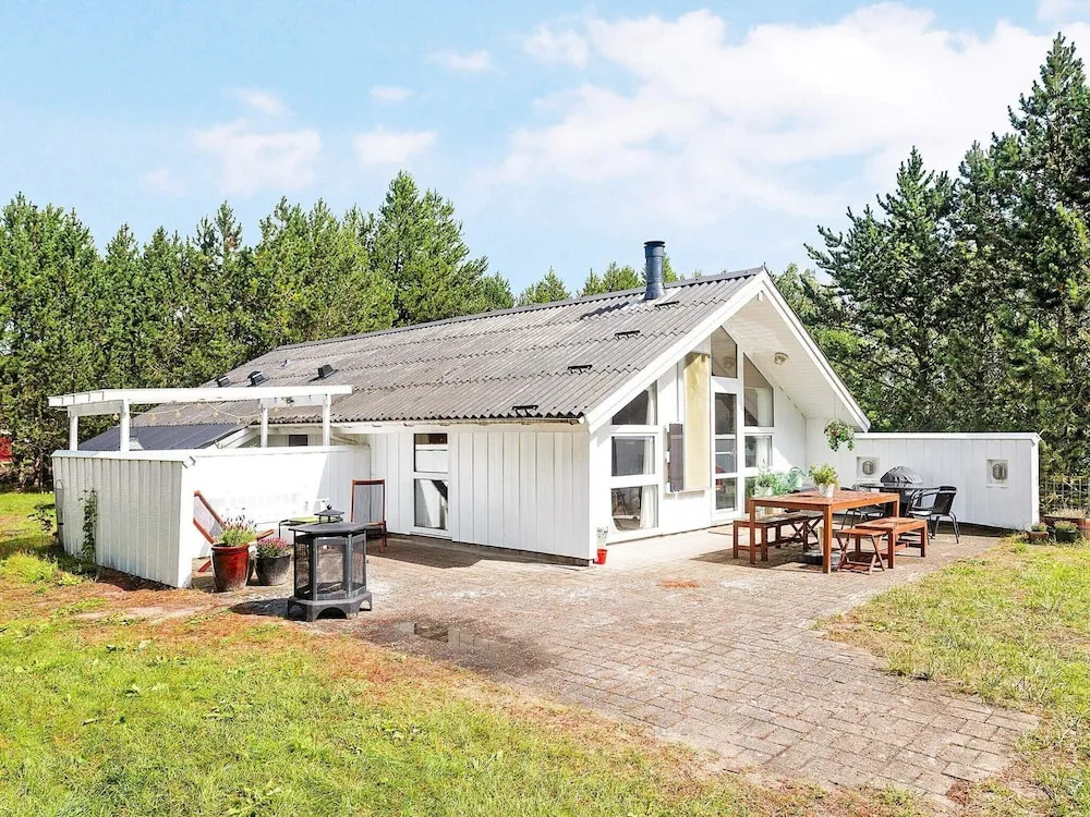 Luxurious Retreat by Bratten Strand-By Traum