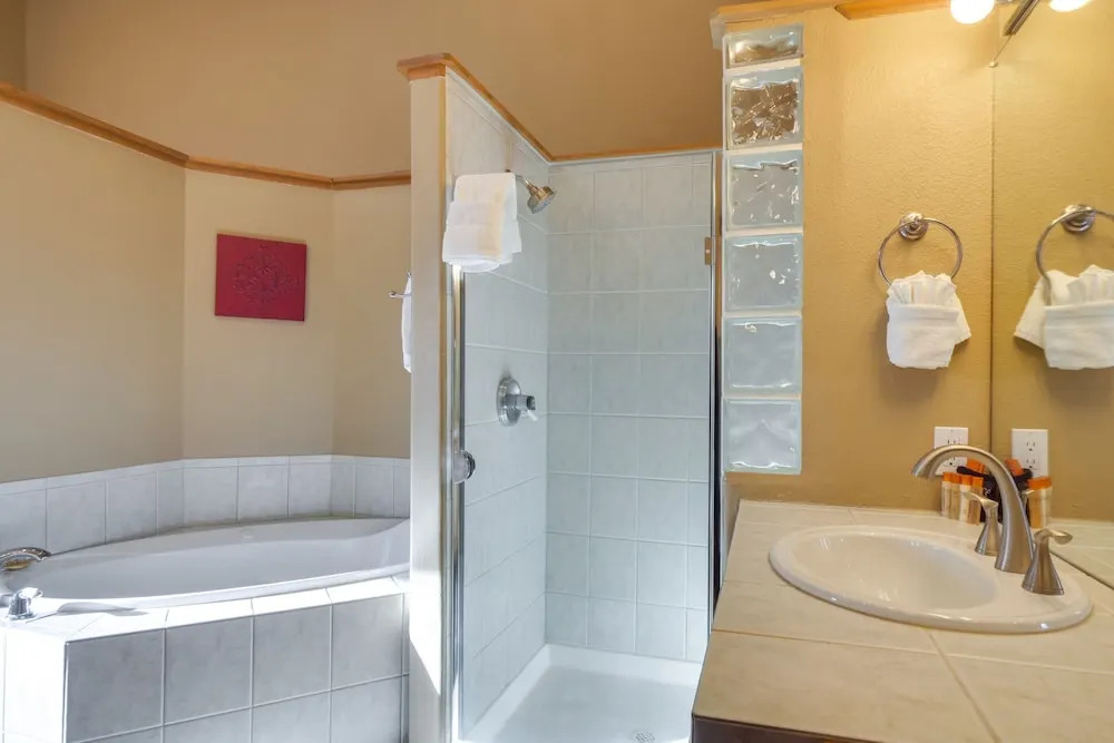 1 Mi to Keystone Lifts: Hot Tub Haven w/ Mtn Views