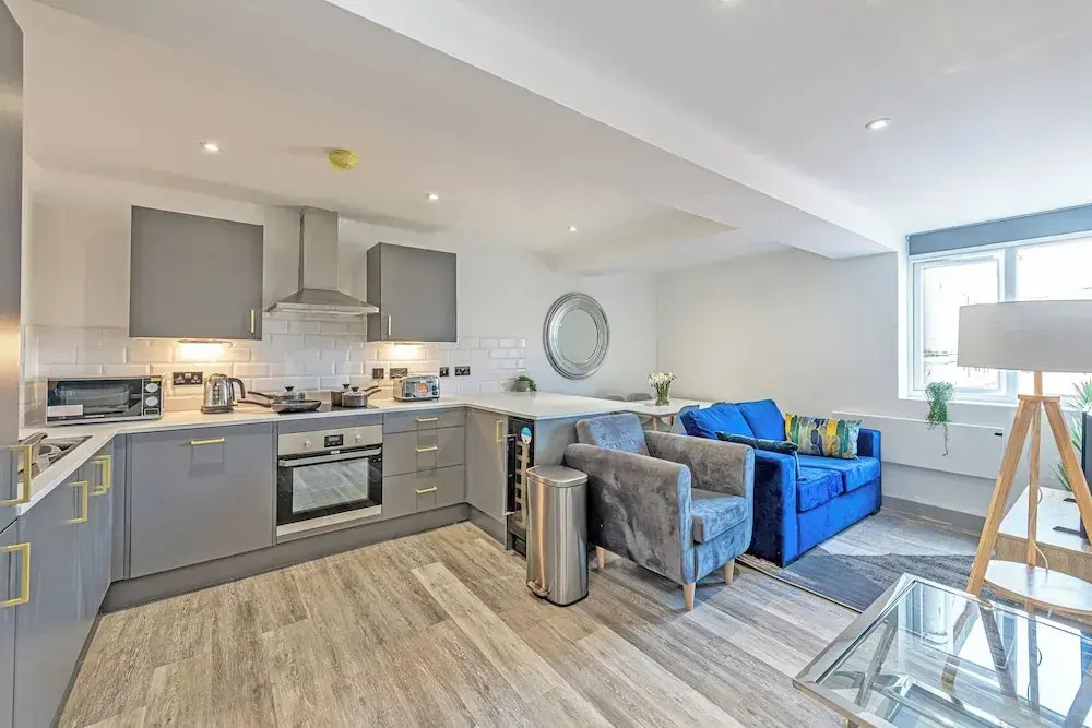 Charles House by Guestz