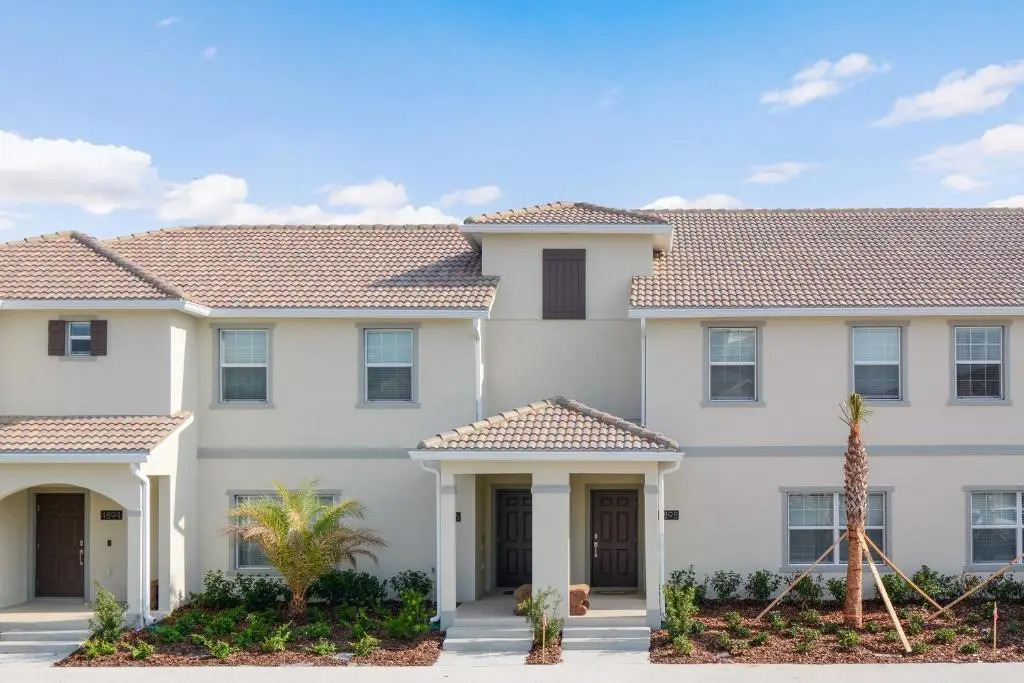 Four Bedroom close to Disney w/ Pool 4898