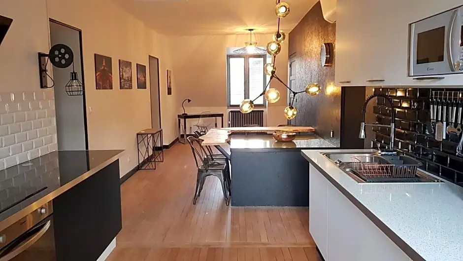 Maison Les Étoiles chambres dhôtes de charme avec jardin paisible et petit déjeuner à Tonnerre