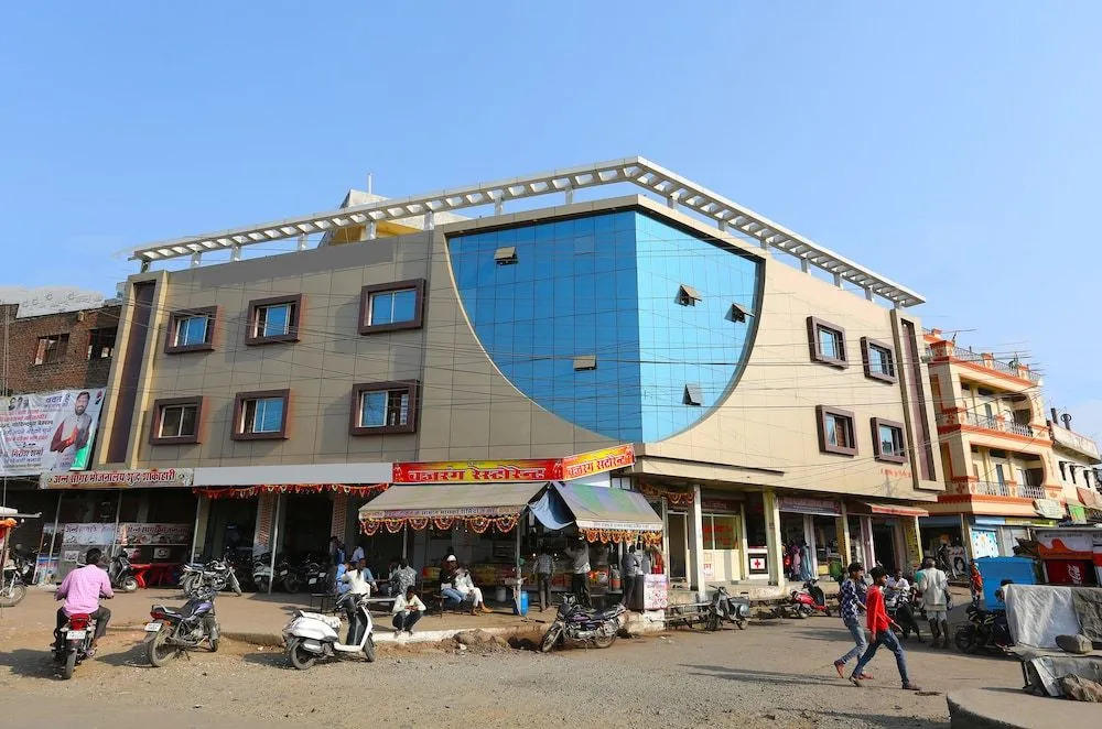 OYO 22665 Hotel Dev Shree
