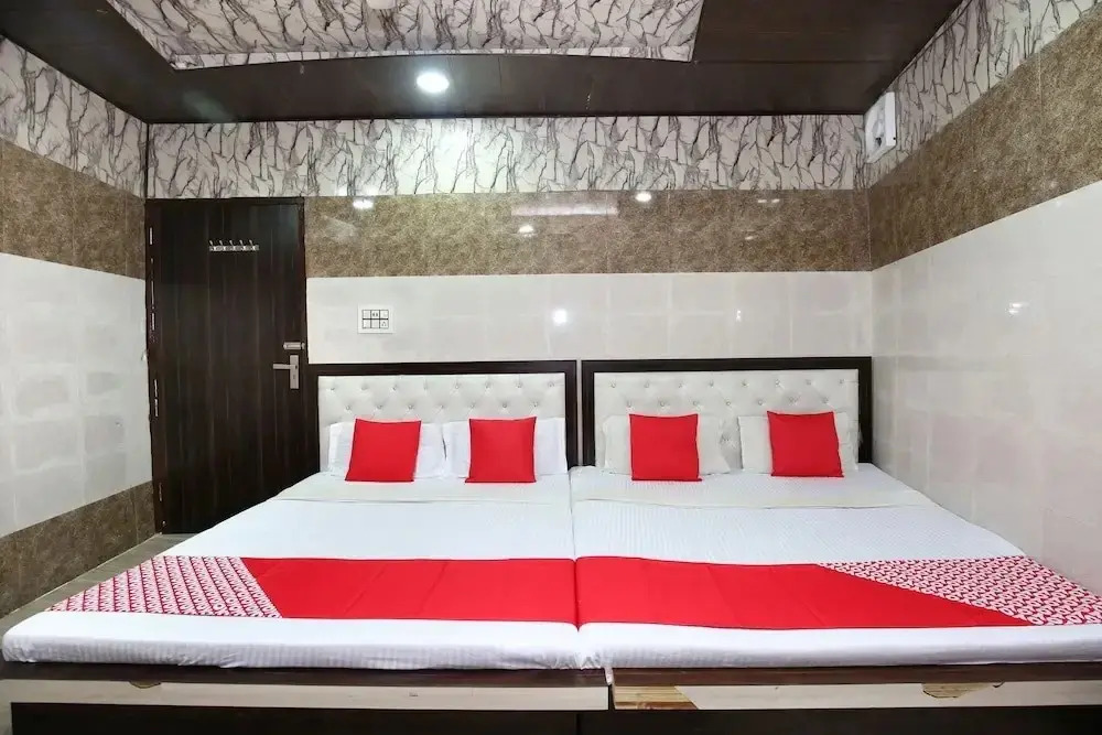 Rr Residency By OYO Rooms