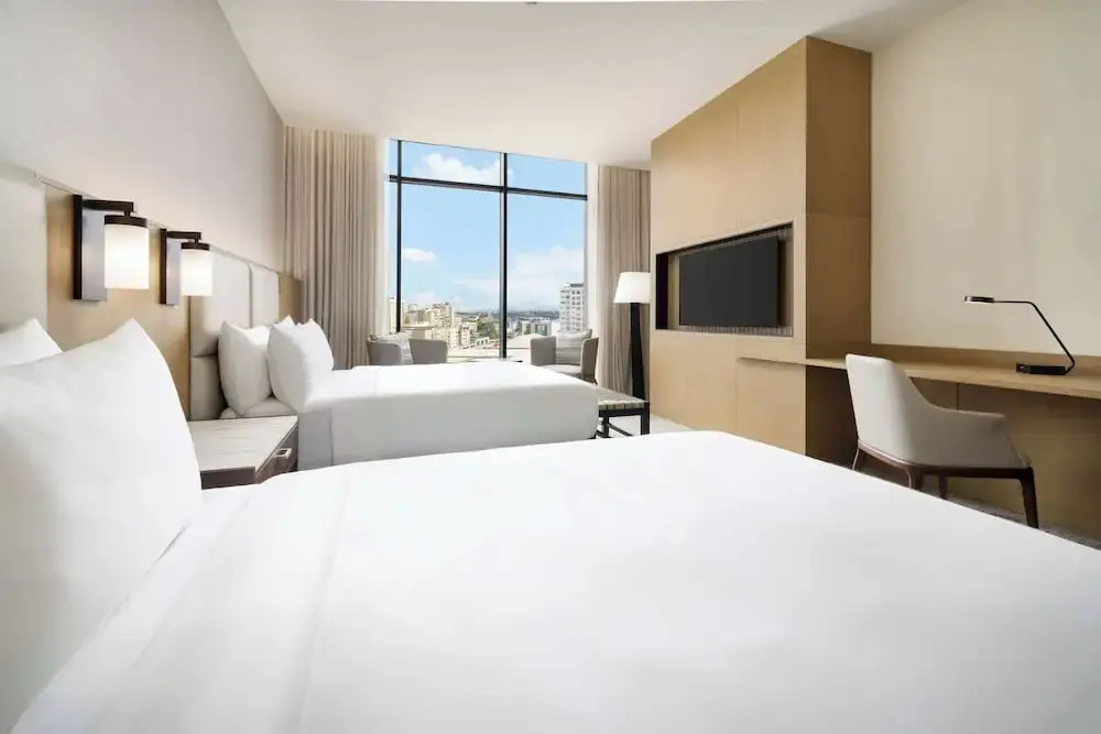Hotel Santiago, Curio Collection By Hilton