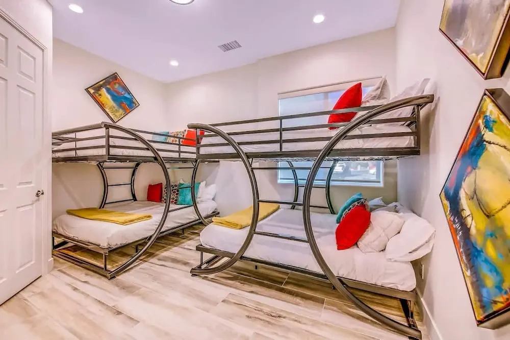 The Royal Bahamian- Pickleball Golf Sleeps 20