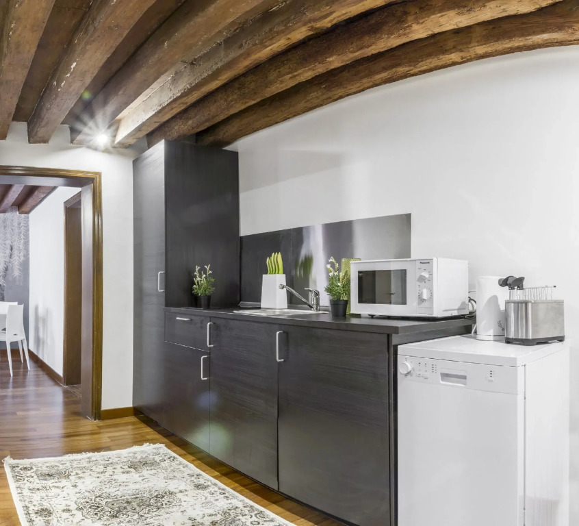 Canal View Apartment