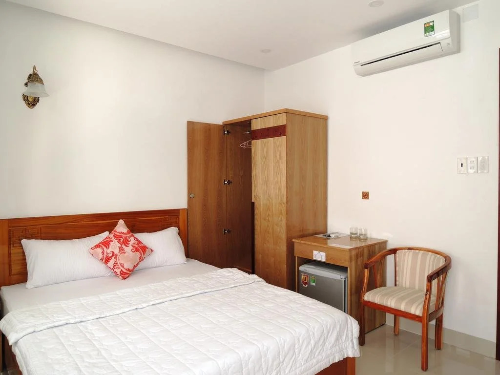 Lee Hotel