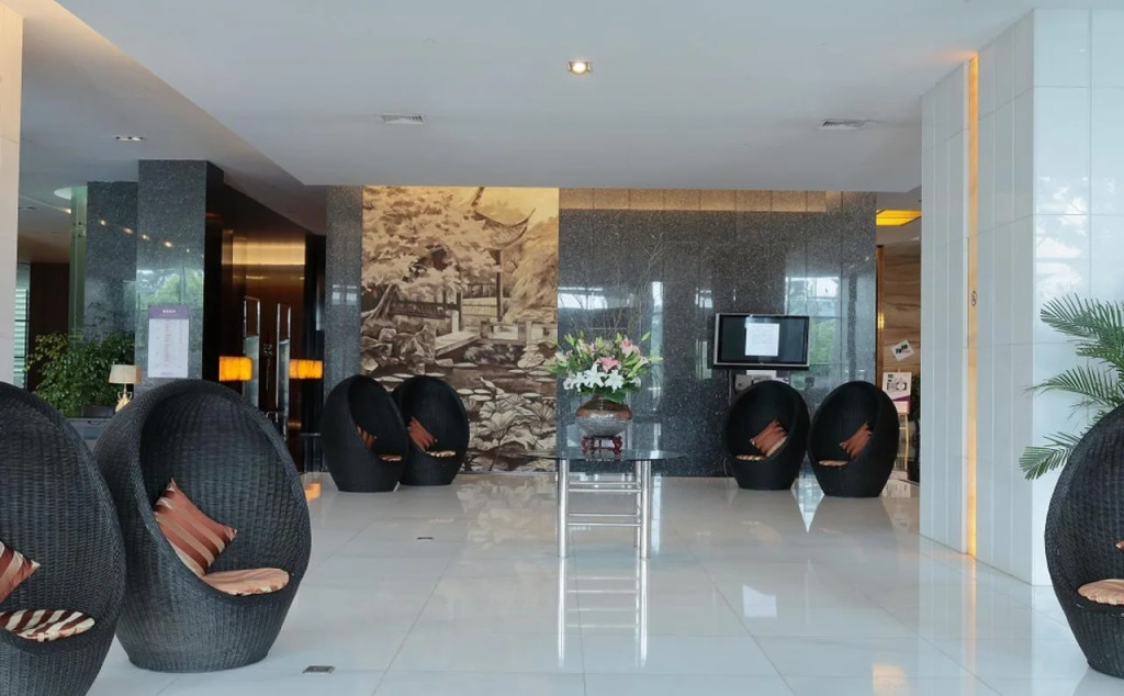 Mercure Suzhou Park Hotel and Suites