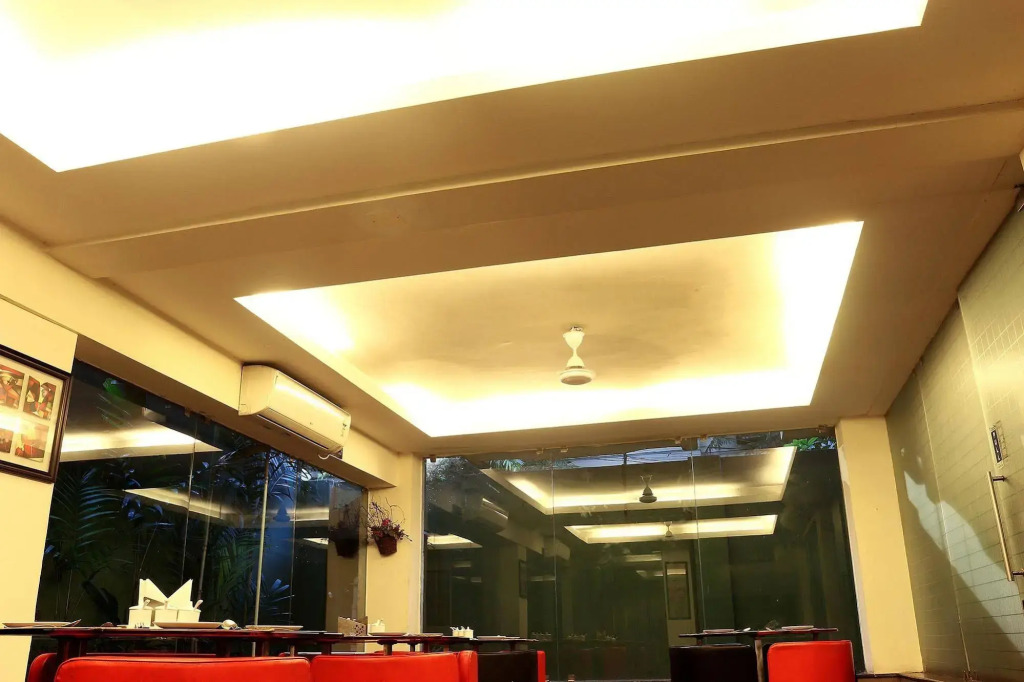 OYO Premium New Alipore South Kolkata