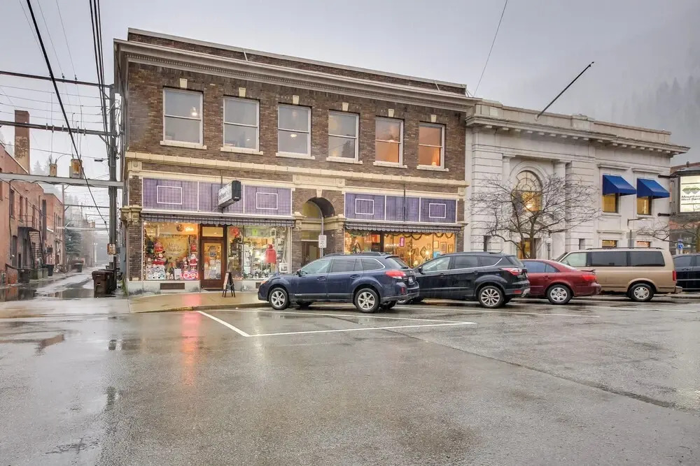 Steps to Shops & Dining: Historic Dtwn Wallace Gem