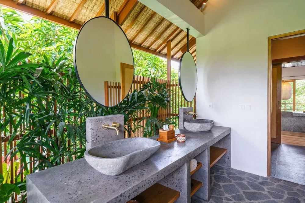 Villa Kauh - Luxury Tropical 5BR Villa