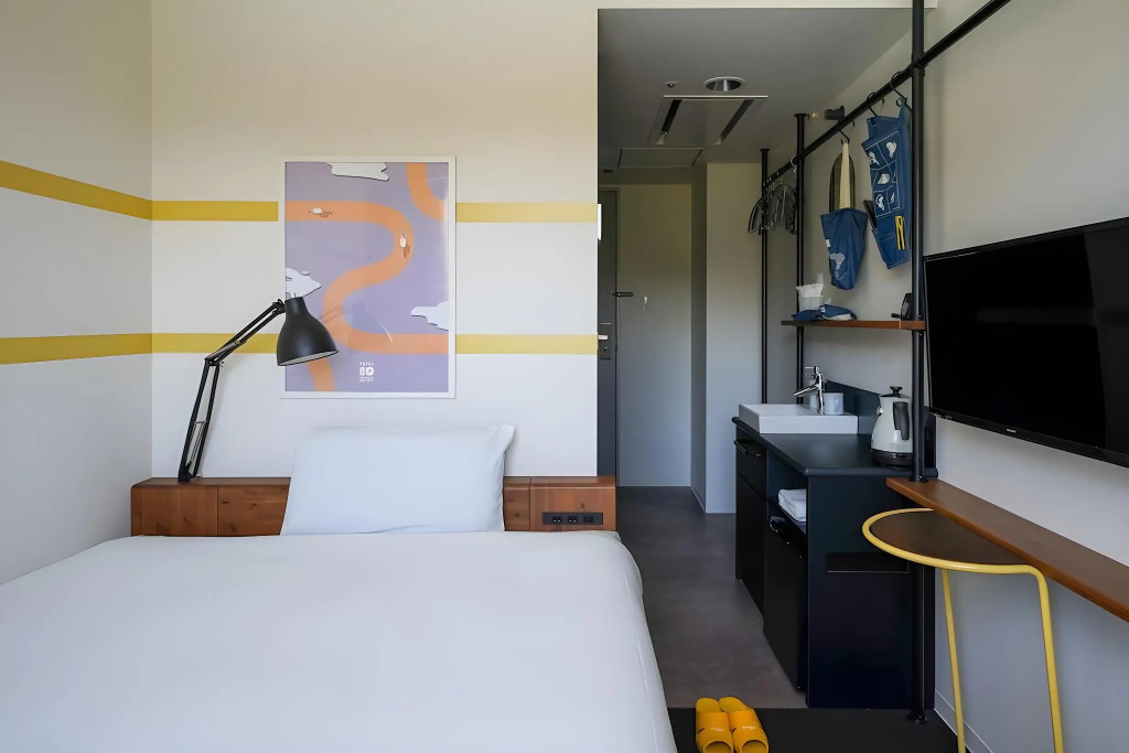 KEIRIN HOTEL 10 by Onko Chishin