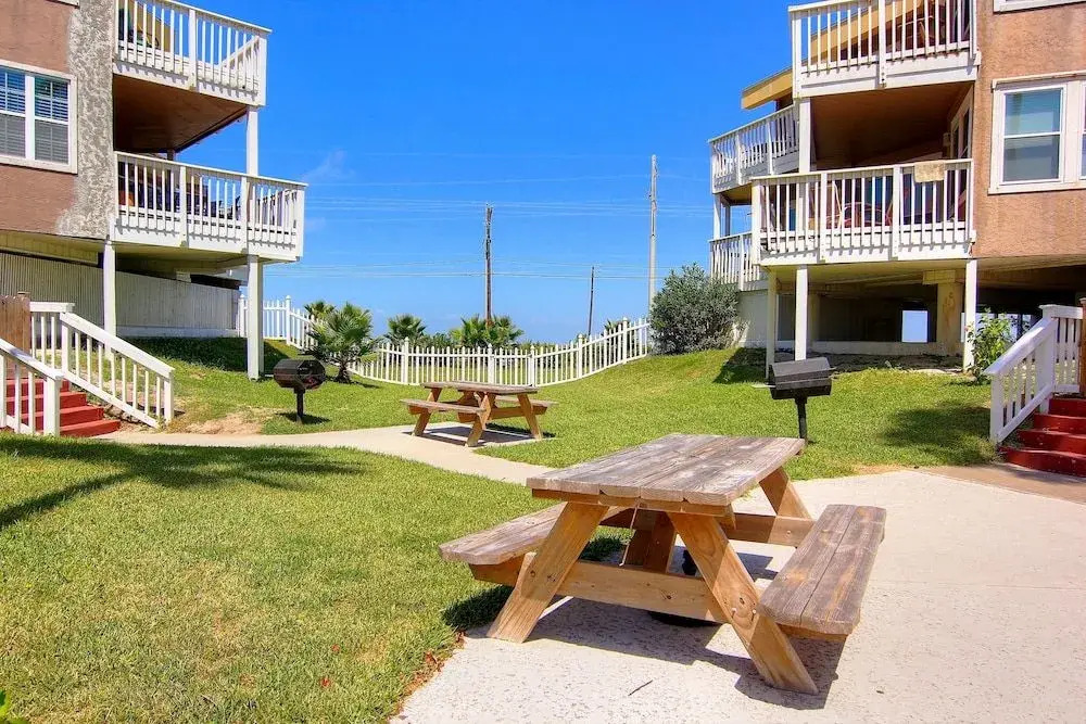 Mustang Memories - 1 Br condo