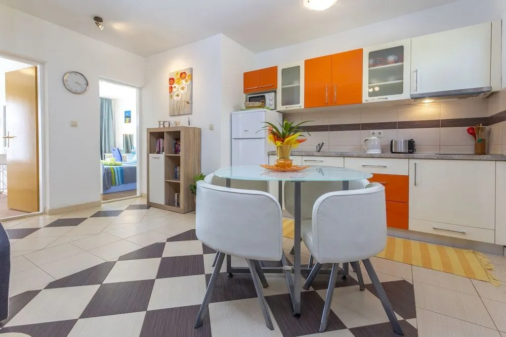 Apartments Edi