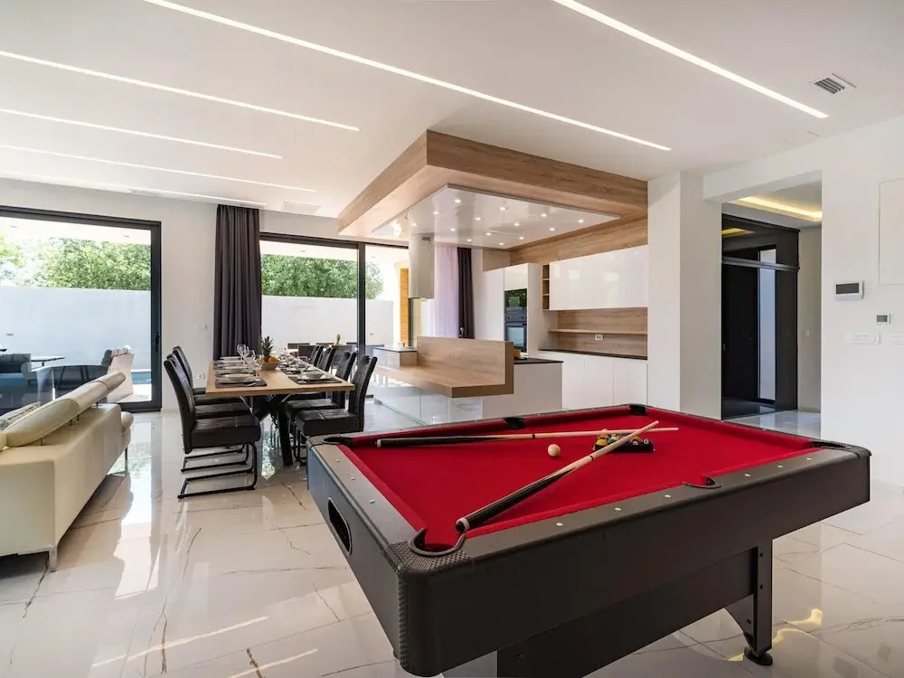 Luxury Villa With Private Indoor and Outdoor Pool
