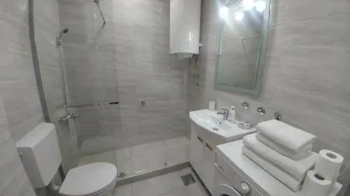 Simeon Apartment
