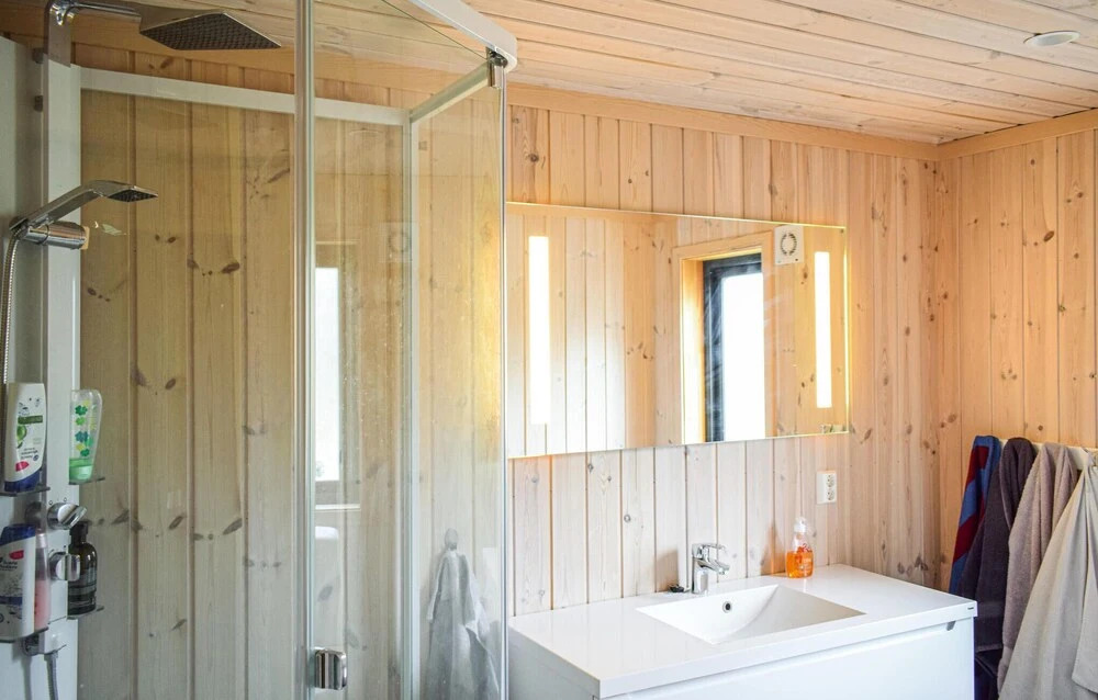 Beautiful Home In Skare With Wifi