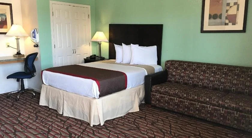 HIgh Five Inn Killeen-Forthood