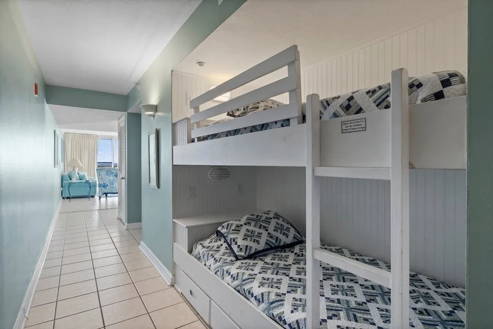 Pelican Beach 1510 1 Bedroom Condo by Pelican Beach Management
