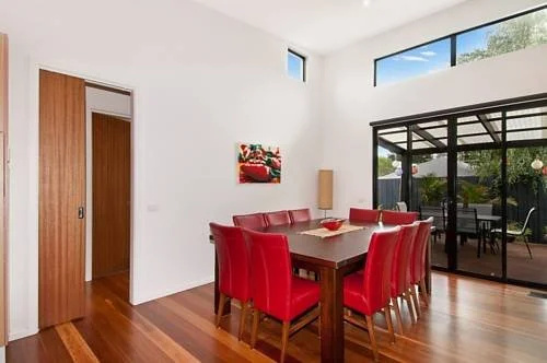 Ellerina Sea Vista Luxury Family Retreat with sauna, pool, amazing water views, walk to beach