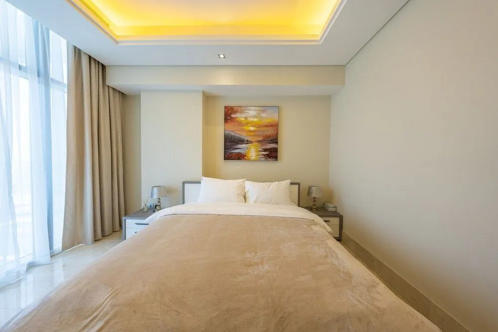 Spacious beachfront 2 bedroom apartment
