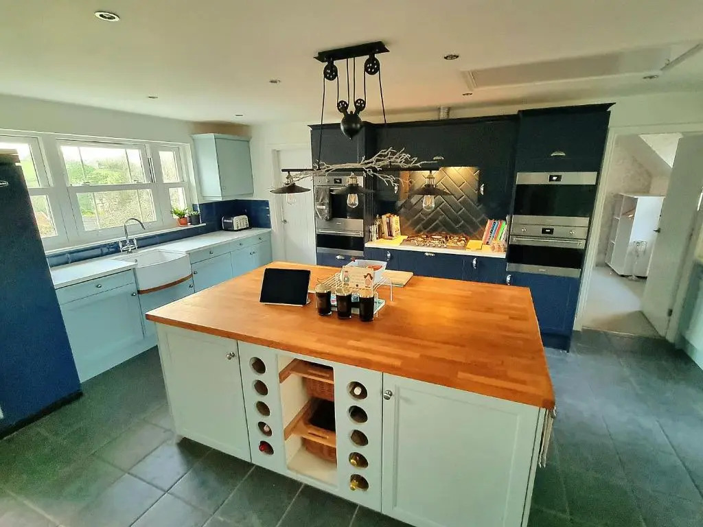 Exquisite 10 bed Villa hot tub and games room