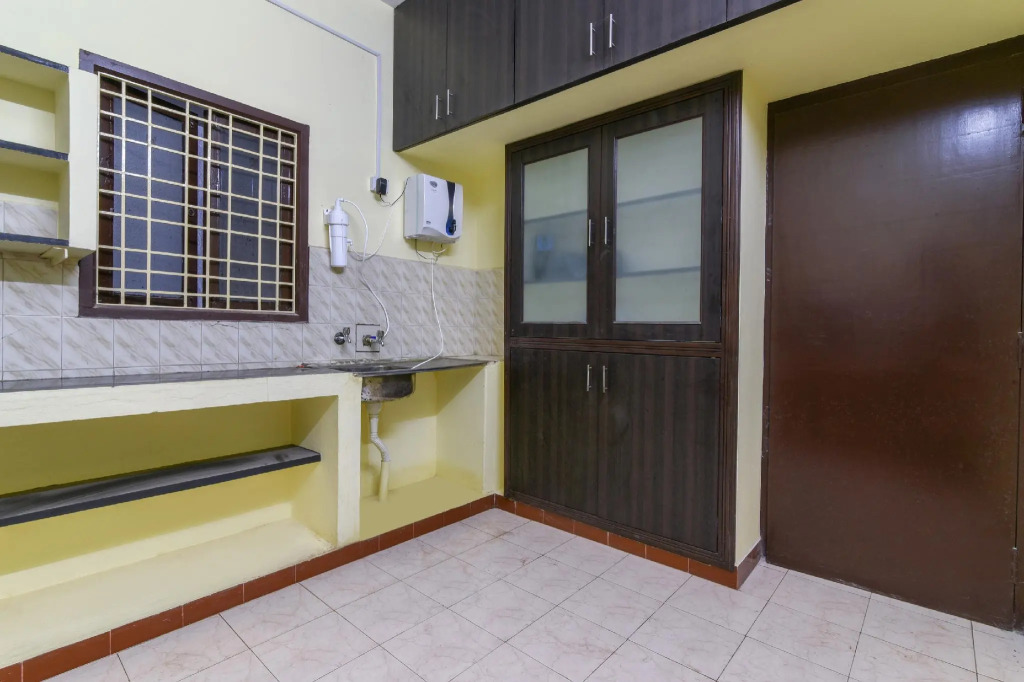 OYO Home 78339 Comfortable Studio Near Rock Beach