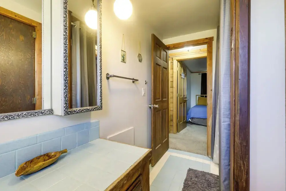 Scenic Mount Sopris View: Historic Alpine Cabin!