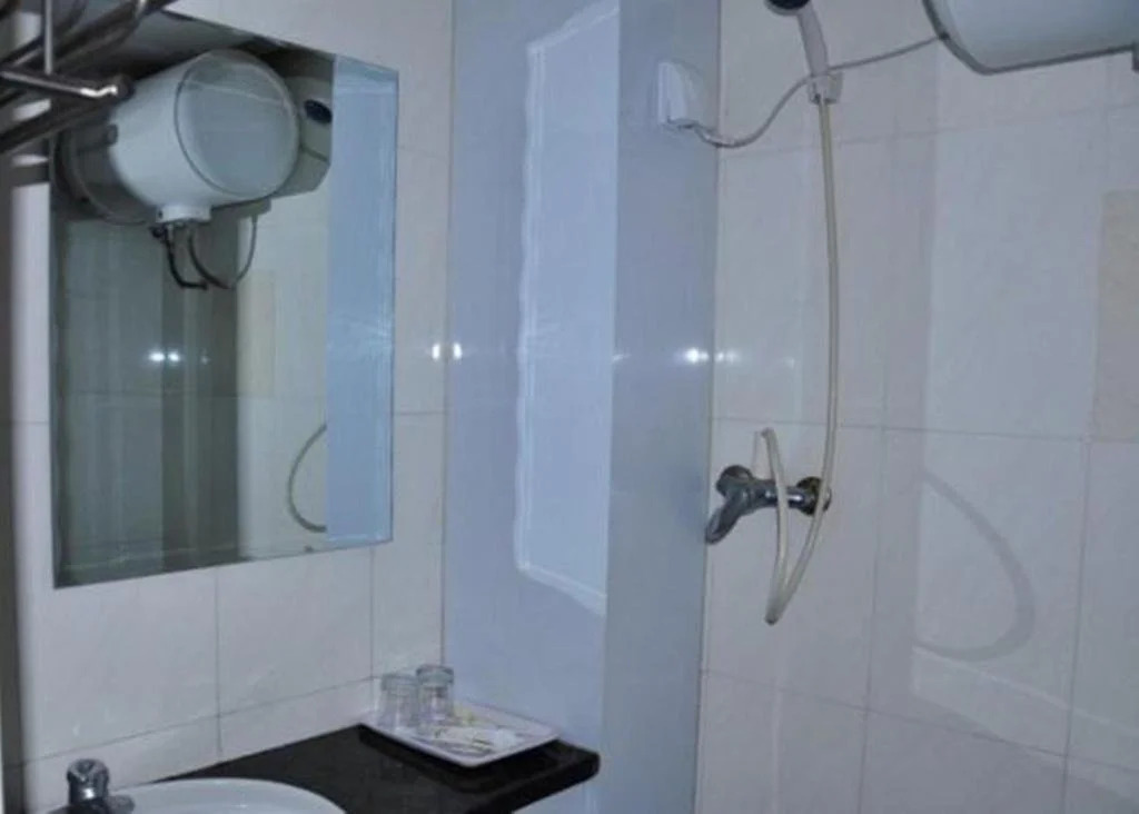 Zhonghua Holiday Inn