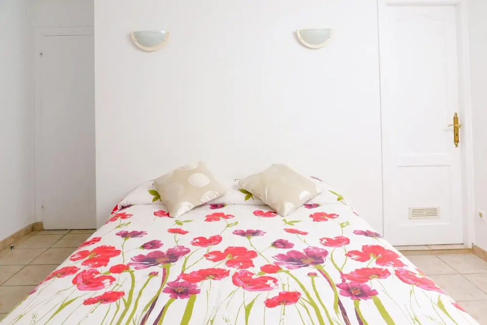 Apartment With 2 Bedrooms in Puerto del Carmen, With Wonderful sea Vie