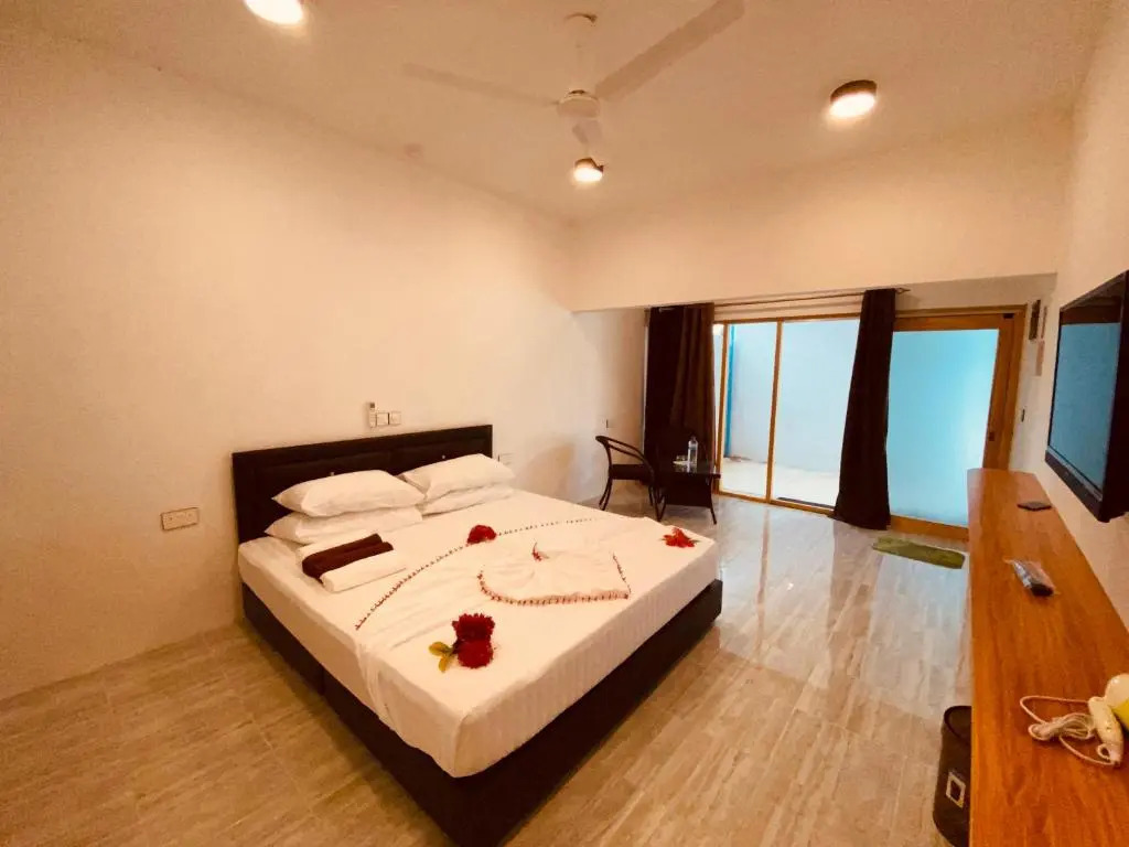 Dacha Thoddoo White Sand