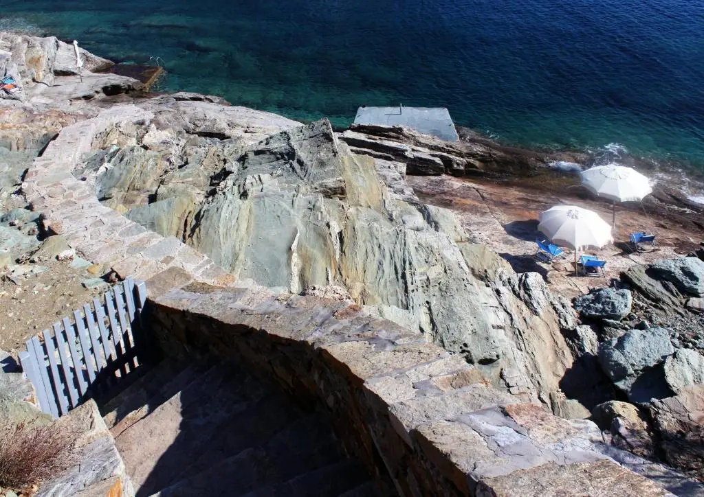 Romantic and cozy house on the waterfront in Koundouros, Kea