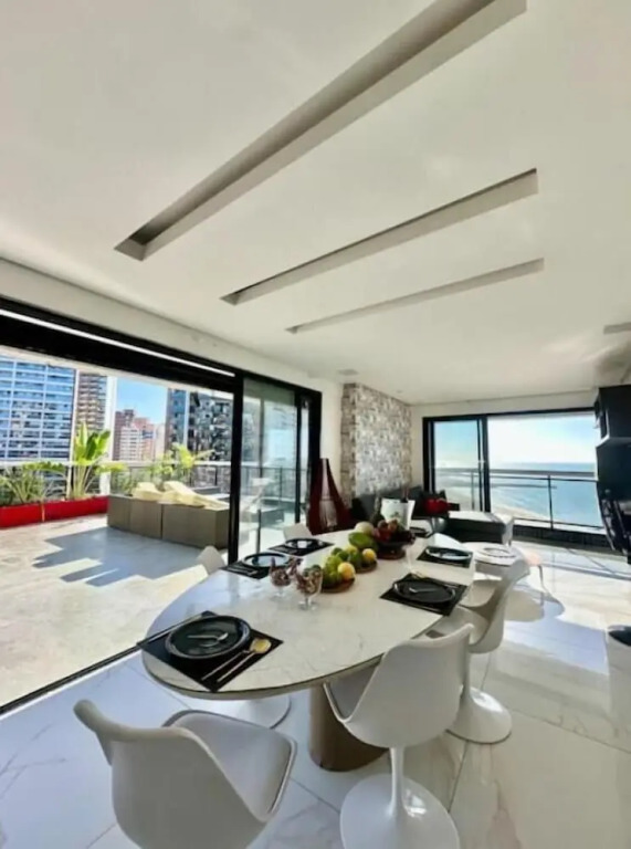 Penthouse Landscape 1403 platinum