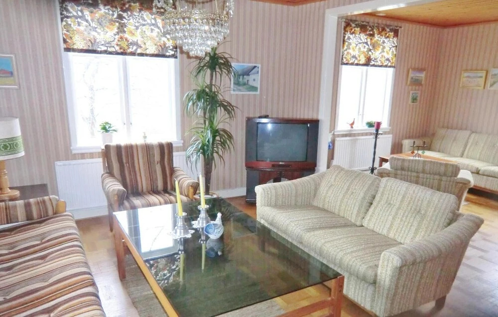 2 Bedroom Cozy Home In Mörbylånga