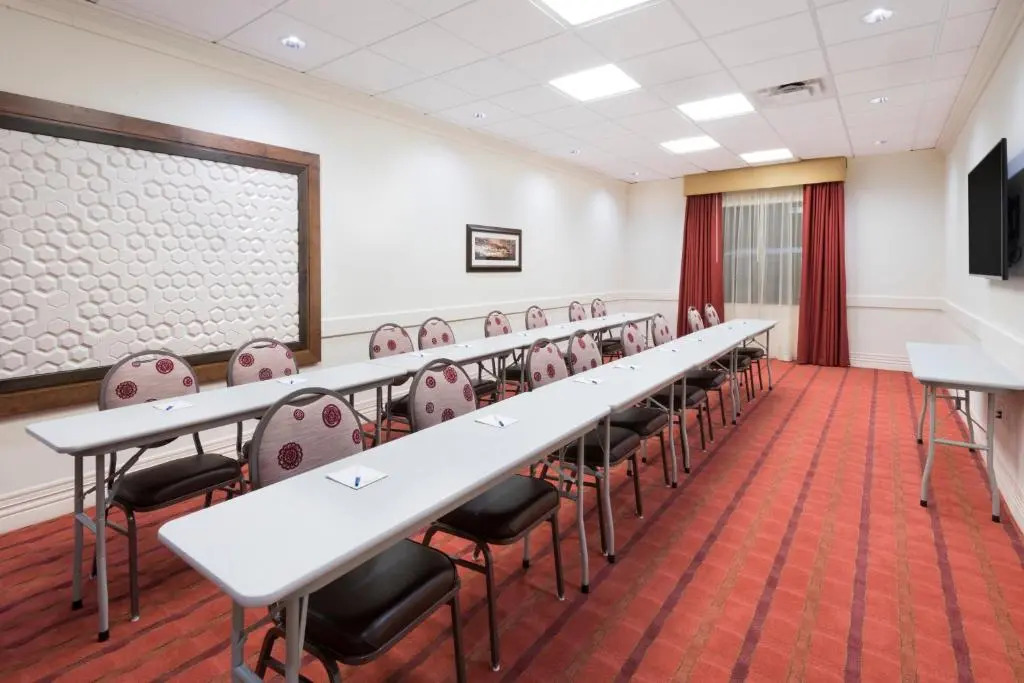 Best Western Plus Hudson Hotel & Suites