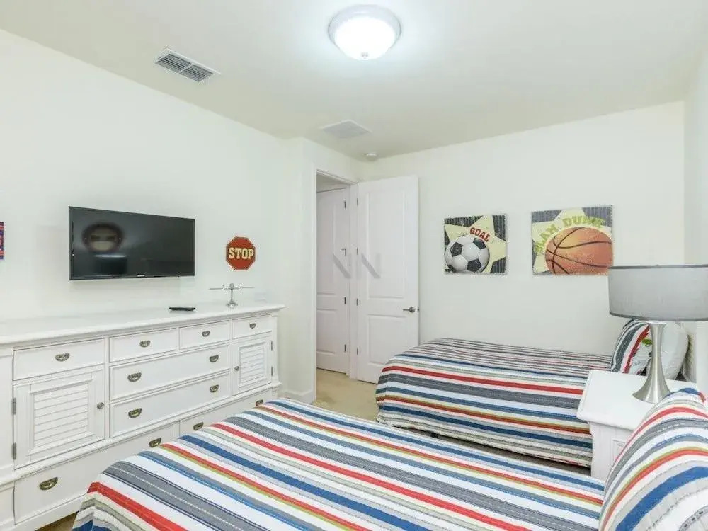 Rental near Orlando 6 Br home by RedAwning
