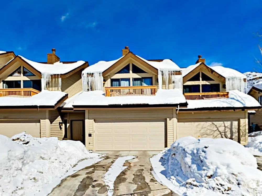 2441 Gilt Edge Circle Townhouse