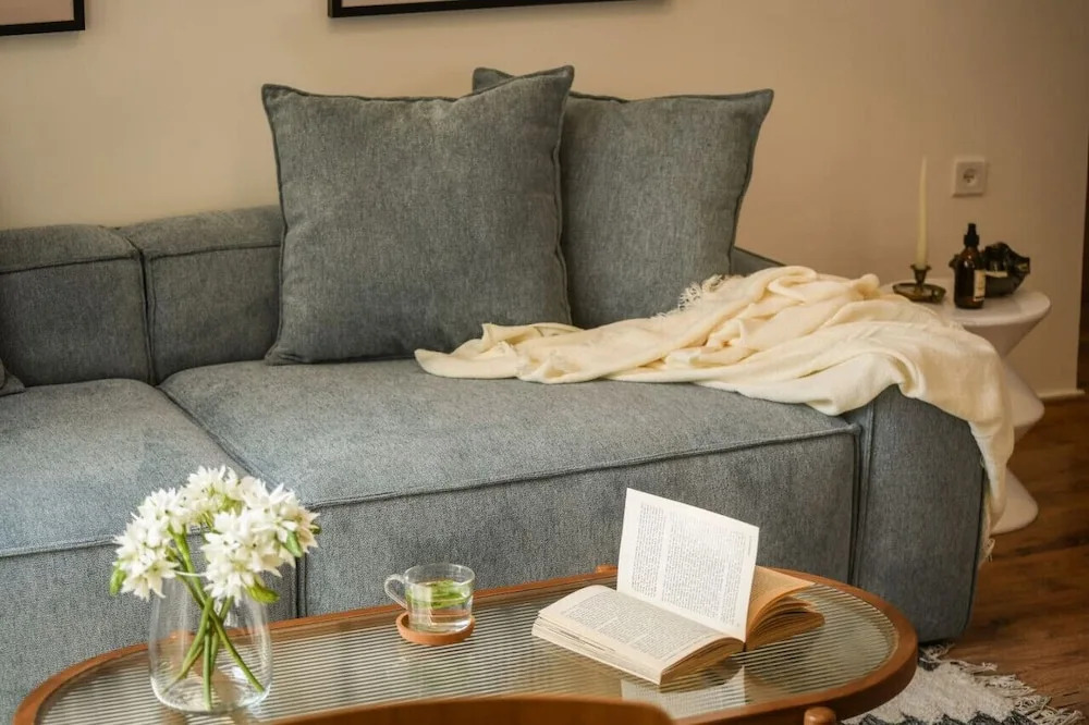 MAMAD - Pet-friendly 2BR Apt & Kitchen