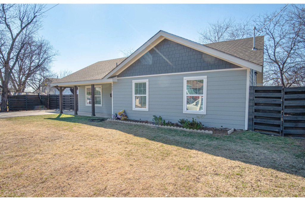 Lovely 3 BR Home Only 9 Minutes From Downtown