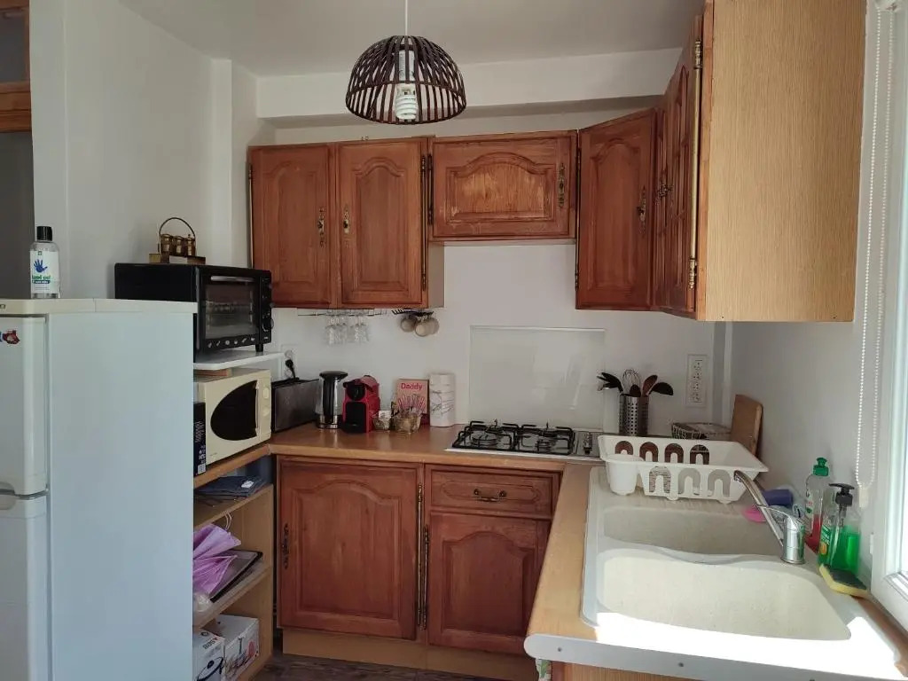 Logement calme et ensoleillé dans maison de ville
