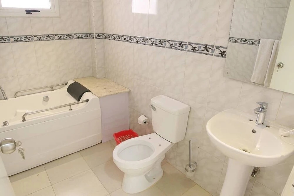 Malecon 5, Knocking on Cuba