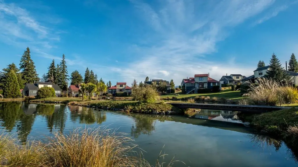 *** LAKE VILLA 458 ***