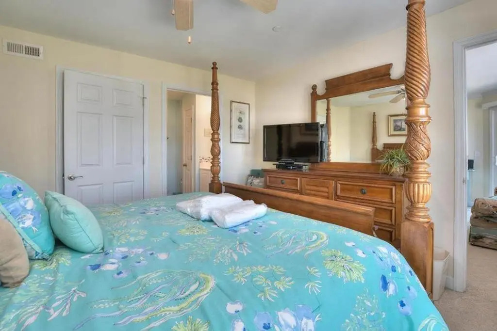Ocean Walk 4302