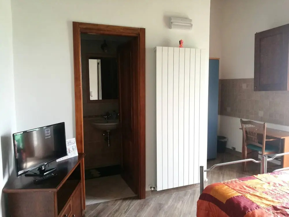 Room in Holiday House - Double Twin Room With Balcony Pool View