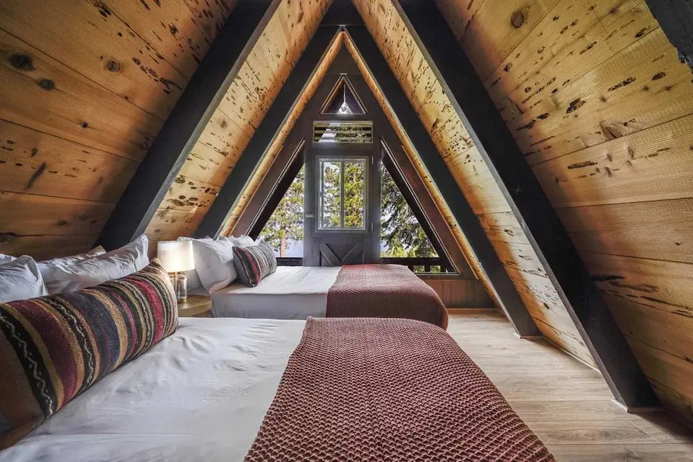 Horizon by Avantstay Stunning A-frame Cabin w/ Hot Tub, Billiards, Lake Views