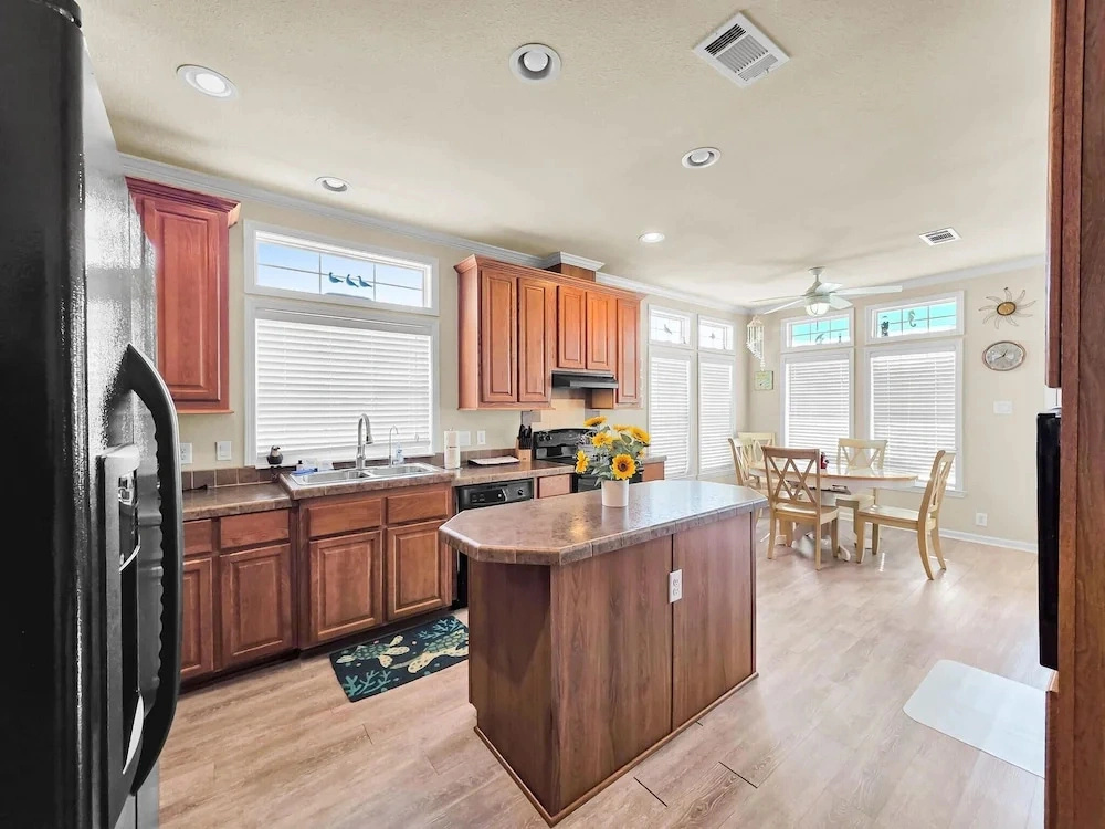 Its A Shellabration 3 Bedroom Home
