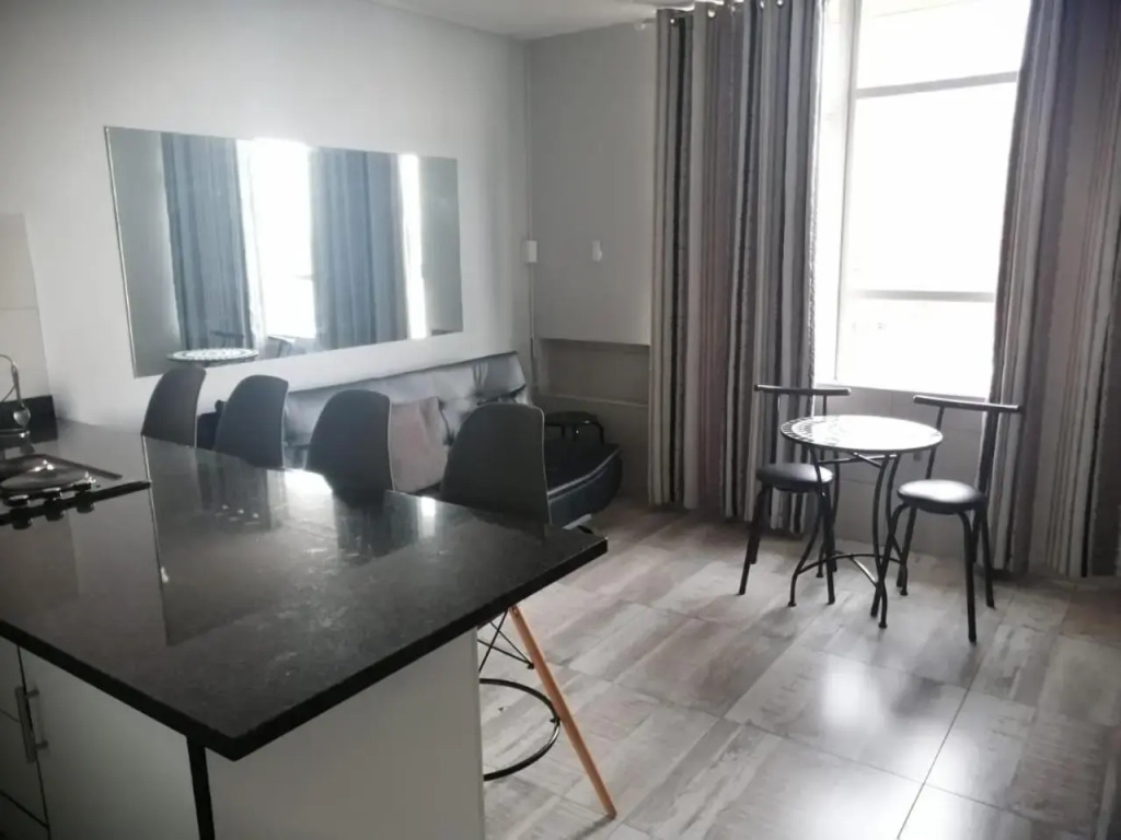 DURBAN BEACHFRONT - Tenbury 903