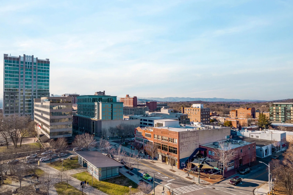 Park View Penthouse Suite 301