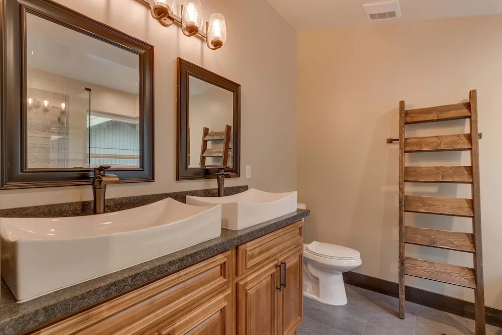 Silver Pines - Ski or Summer 30+ day Home