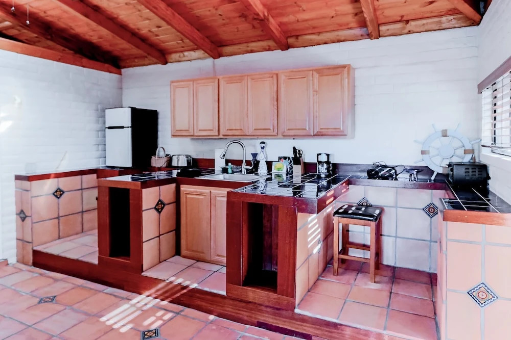 Ocean-view W/ Casita, Heated Pool & Hot Tub 5 Bedroom Home